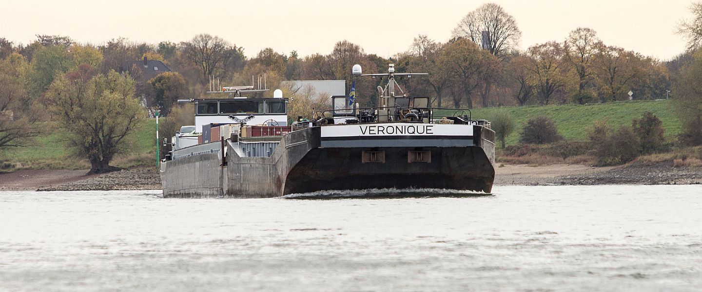 VERONIQUE auf dem Rhein